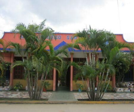 Hostal Santa Ana Rurrenabaque Eksteriør billede